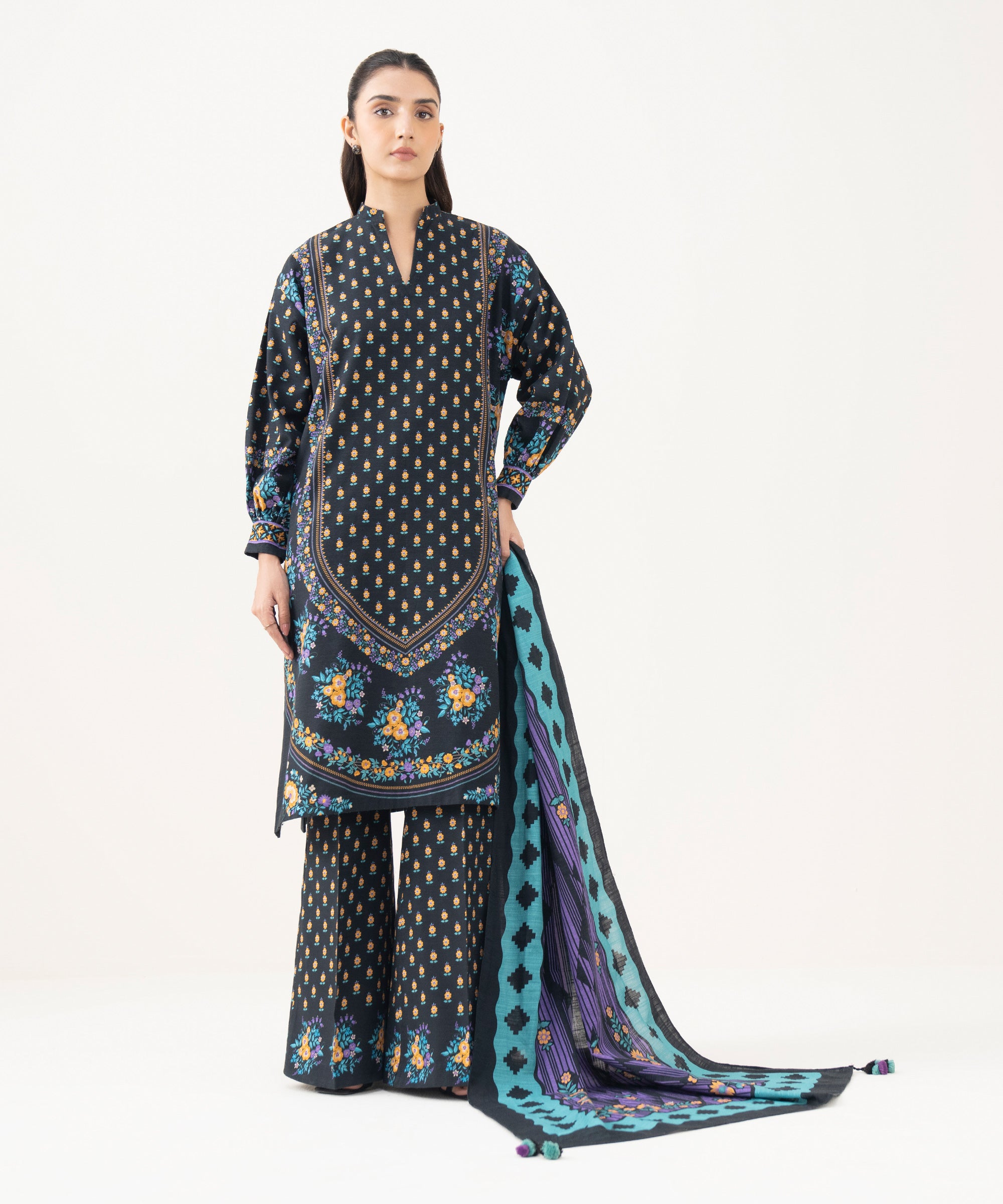 3 Piece - Printed Khaddar Suit